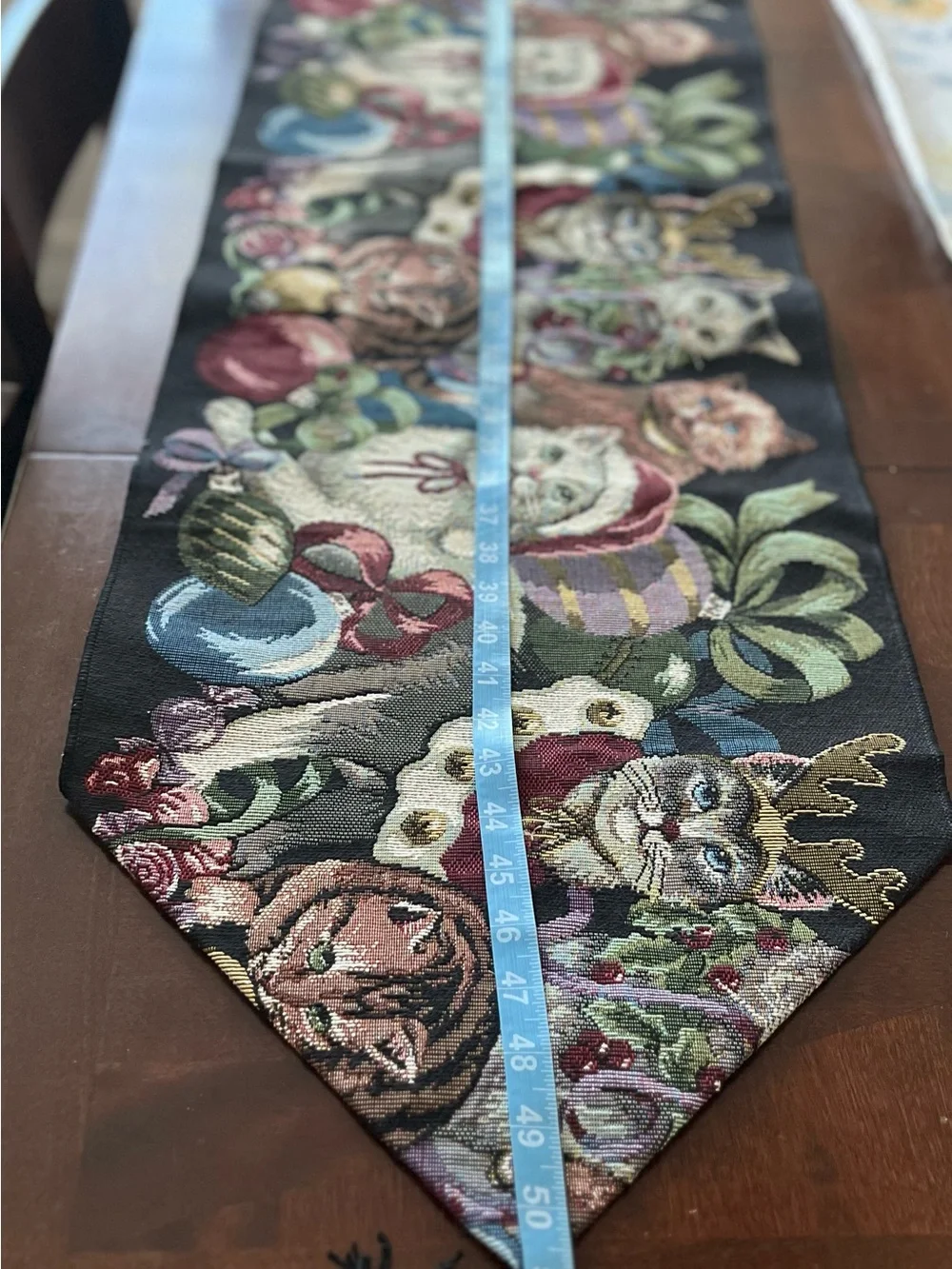 Cats & Kittens Christmas Tapestry Table Runner w/Tassels 52